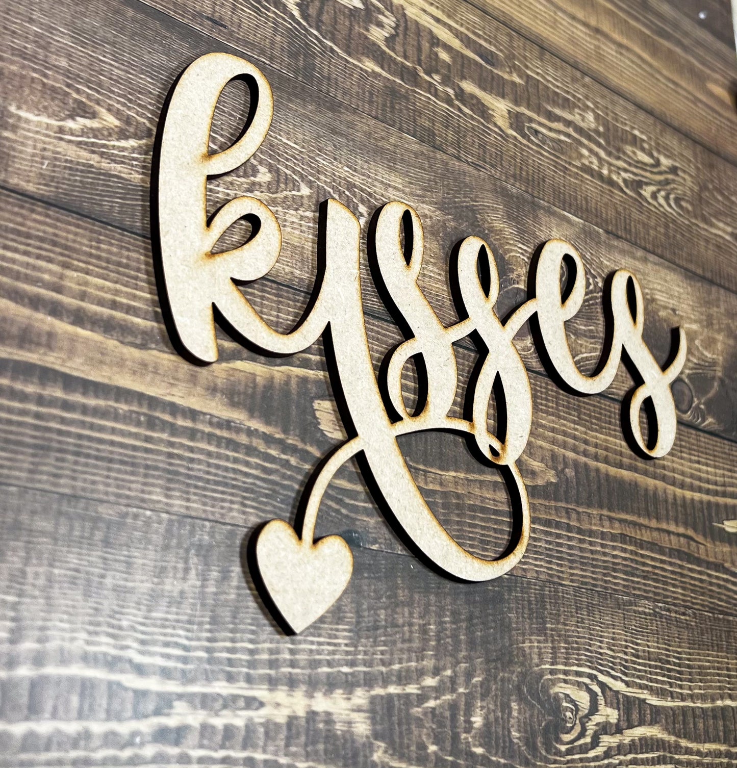 Kisses Text DIY - Ideal for DIY Projects and Custom Painting