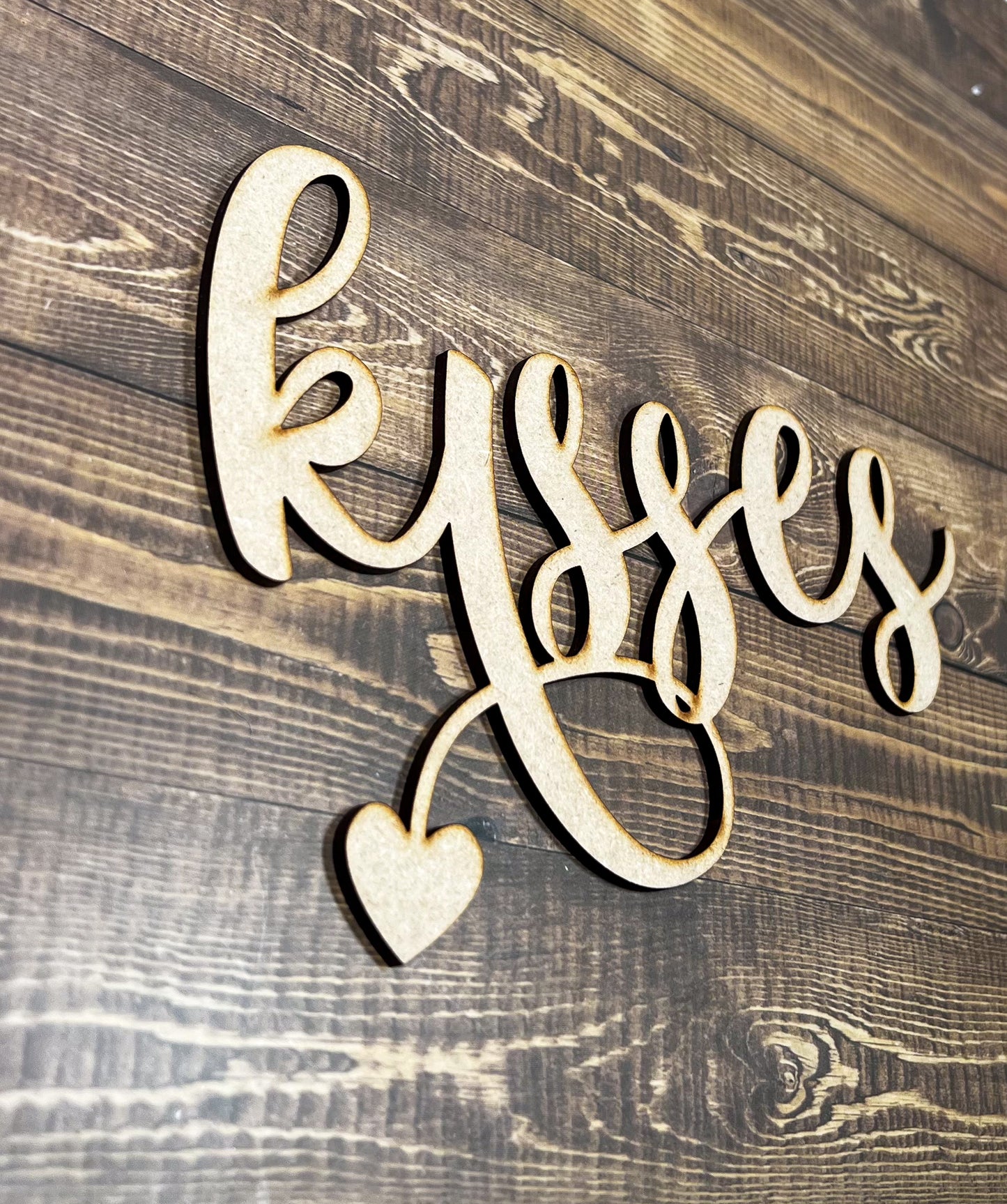 Kisses Text DIY - Ideal for DIY Projects and Custom Painting